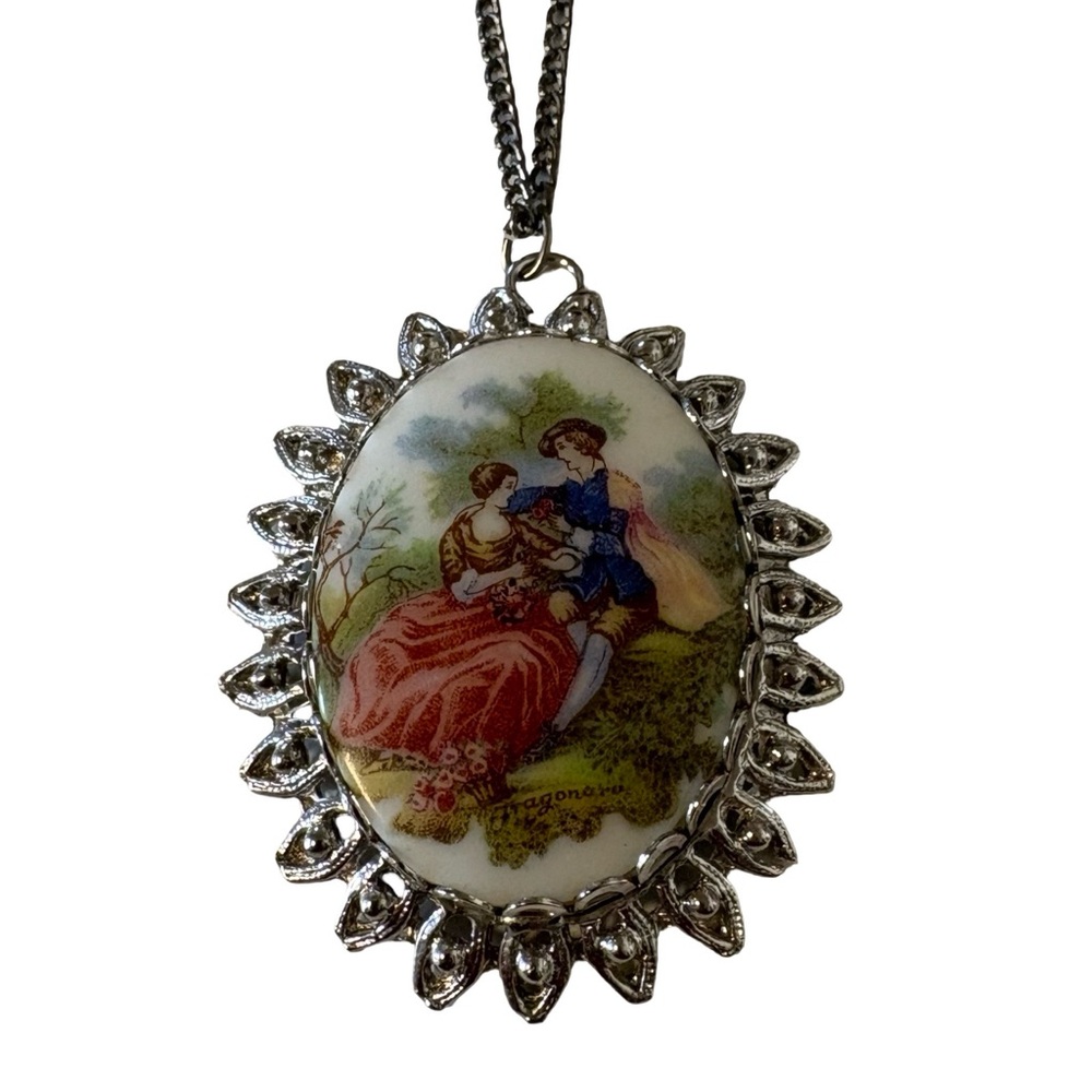 Vintage Fragonard-style Cameo Pendant